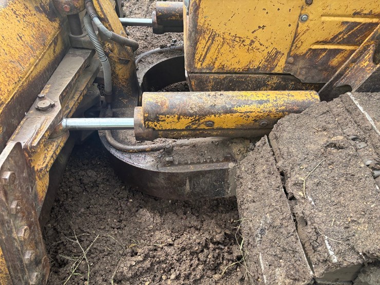 caterpillar-d4h-image-47
