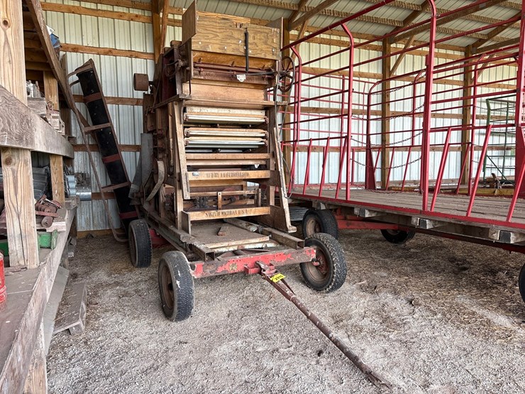 #2915-•-electric-wheat/grain-fanning-mill-trailer-image-2