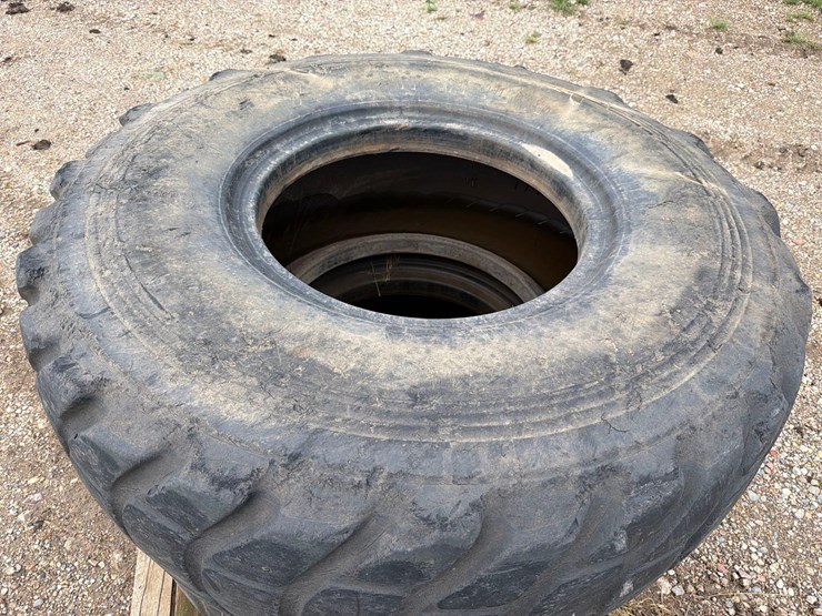 michelin-20.5r25-tractor-tires-image-7