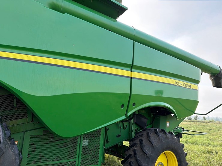 2013-john-deere-s660-image-38
