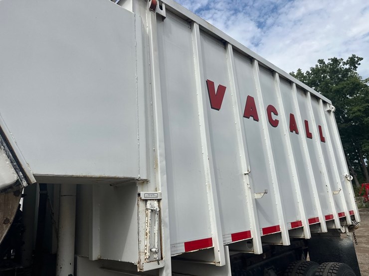 1990-peterbilt-320-image-17