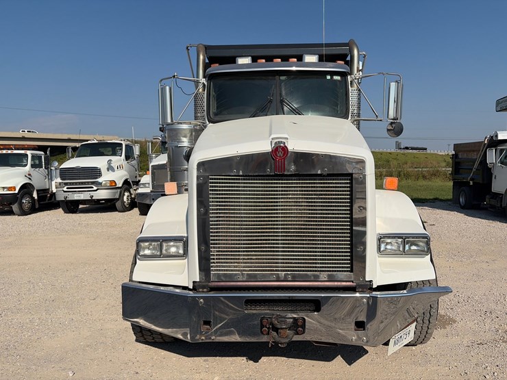 2019-kenworth-t800-image-2