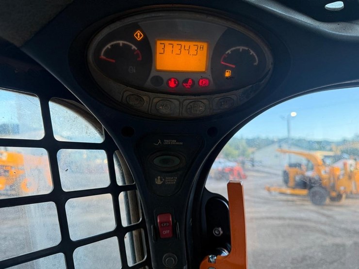 bobcat-t750-image-24