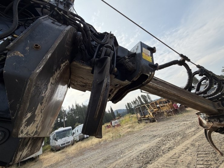 2011-deere-2454d-image-33