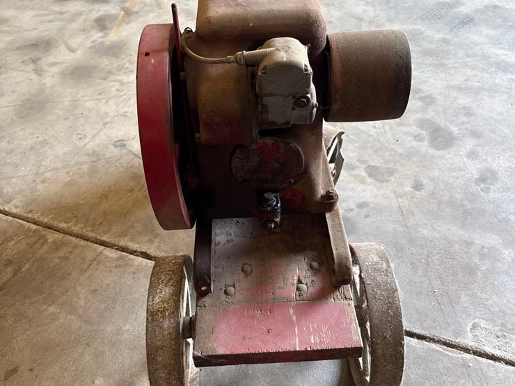 international-harvester-lb-gas-engine-image-3