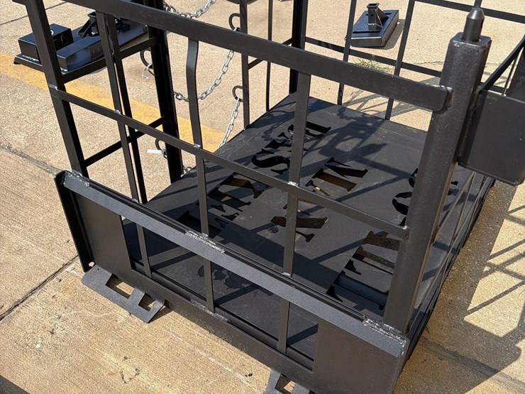 heavy-duty-do-all-44”-x-56”-skidloader/pallet-fork-man-basket-image-7