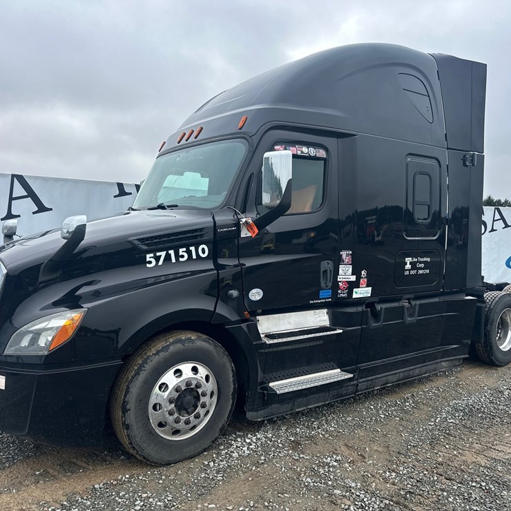 #61416 • 2019 Freightliner Cascadia Evolution iSeries Sleeper Cab Truck Tractor