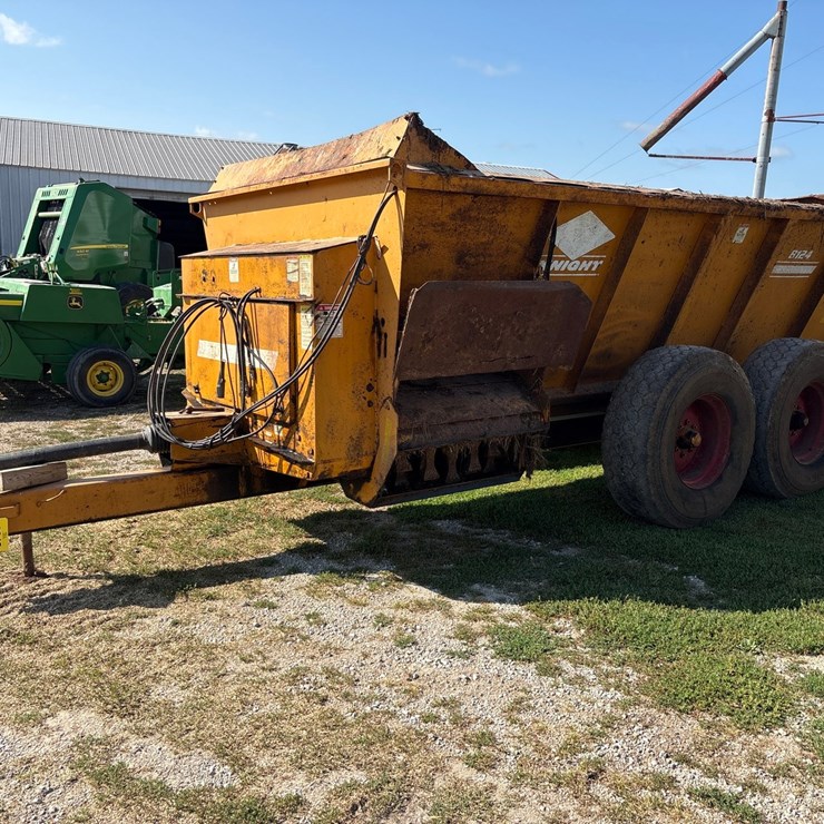 #2918 • Kuhn 8124 Pro Twin Slinger