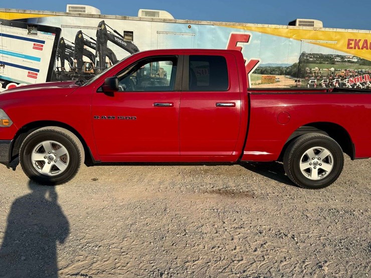 2012-dodge-1500-image-2