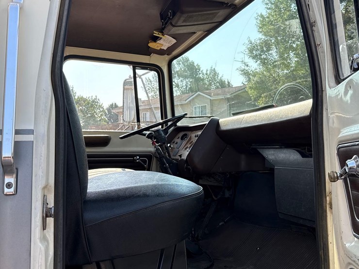 1979-ford-f700-image-55
