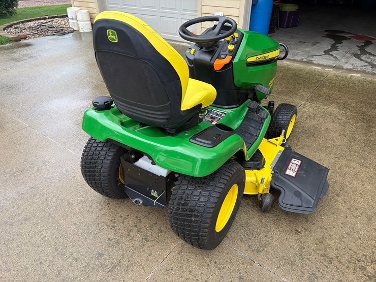 2021-john-deere-x390-image-3