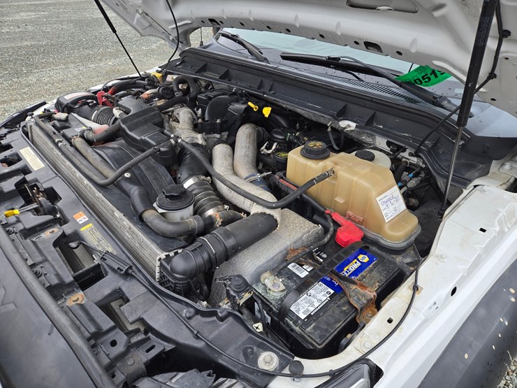2011-ford-f550-image-44