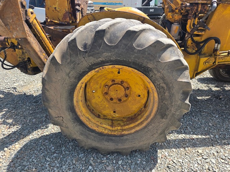 #61410-•-case-w-3-loader-backhoe-image-65