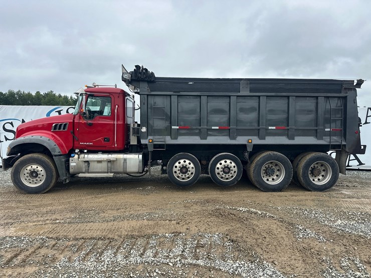 #61413-•-2013-mack-gu713-quad-axle-dump-truck-image-2