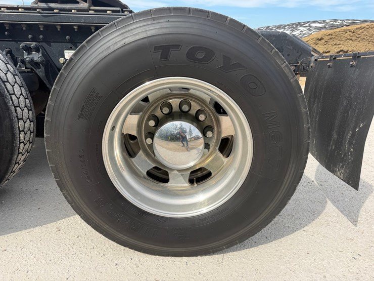 2016-kenworth-w900l-image-68