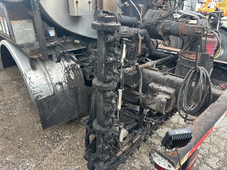 2004-caterpillar-c7-image-23
