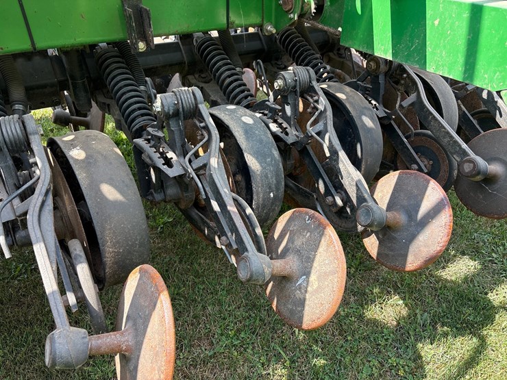 john-deere-1590-image-38