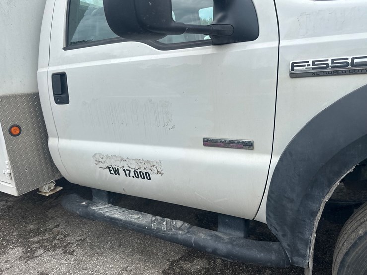 2007-ford-f550-image-29