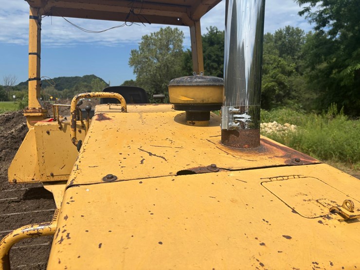 caterpillar-d4h-image-24