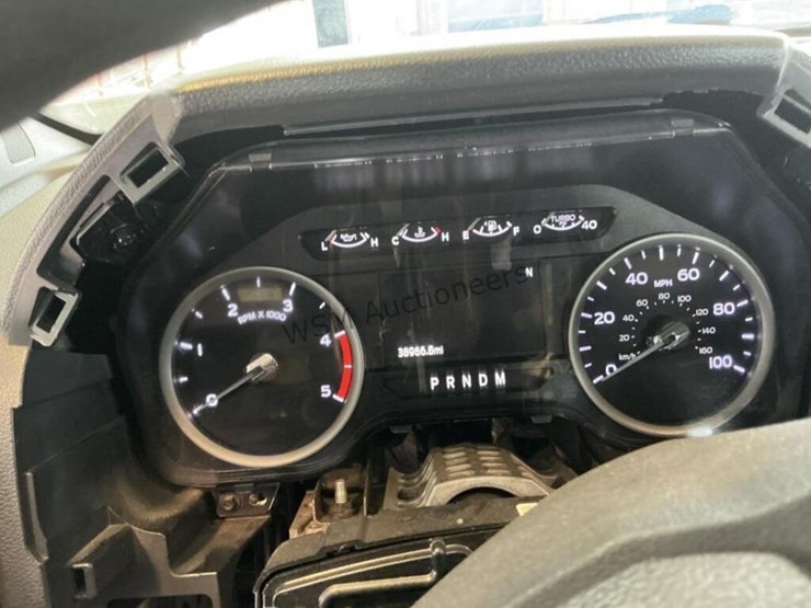2022-ford-f550-image-16