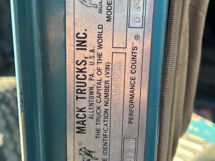 2001-mack-ch613-image-113
