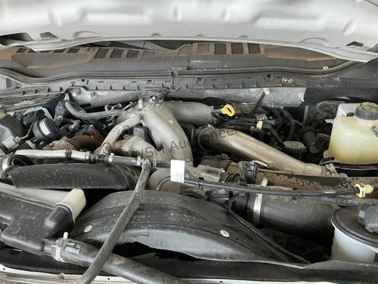 2022-ford-f550-image-10
