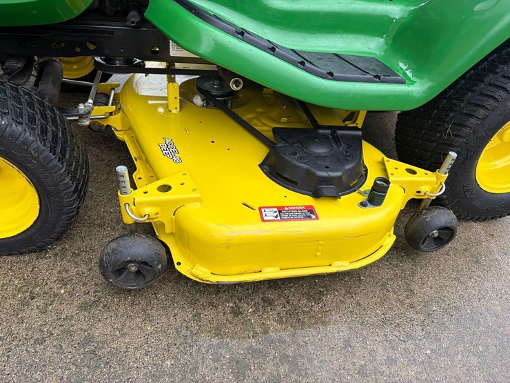 2021-john-deere-x390-image-17