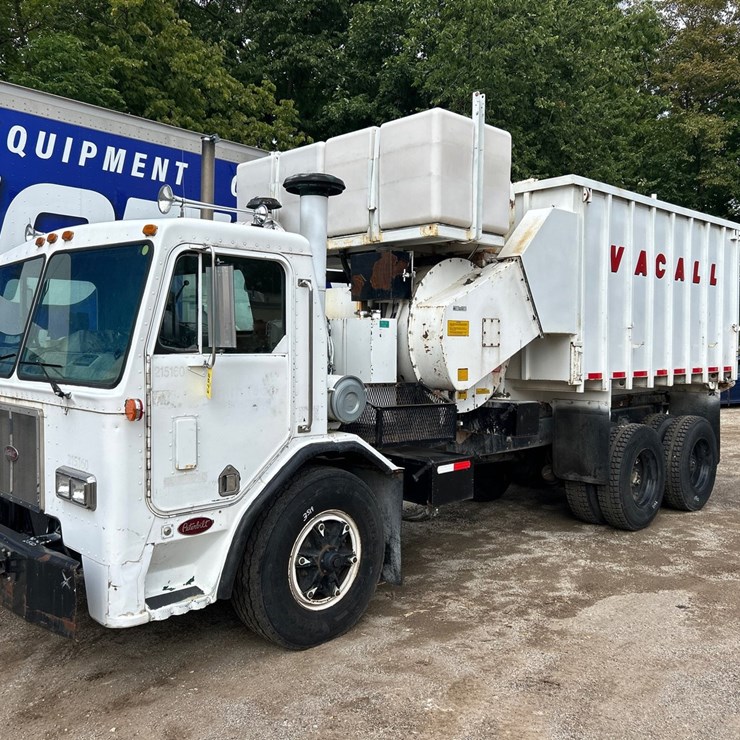 1990 PETERBILT 320