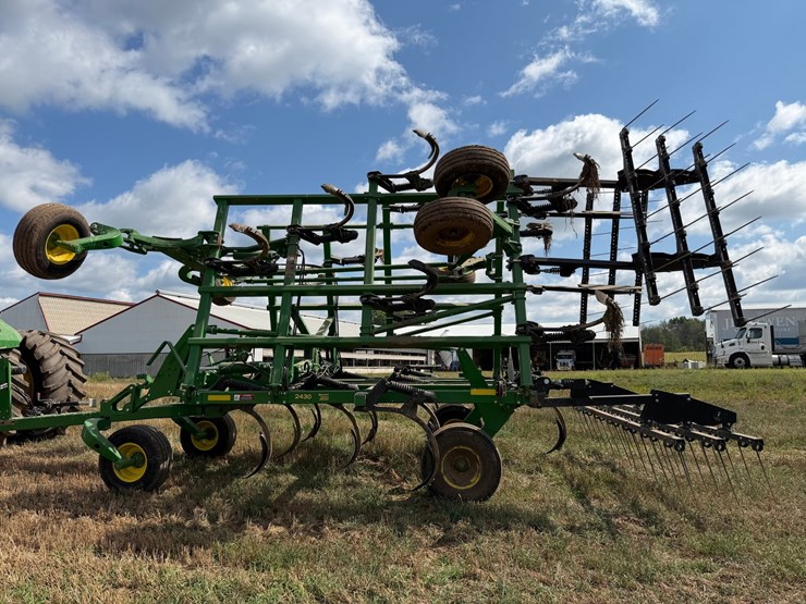 john-deere-2430-image-6
