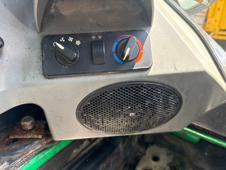 2019-bobcat-t550-image-42