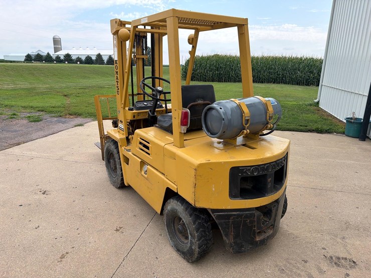 komatsu-fg25-propane-forklift-image-2