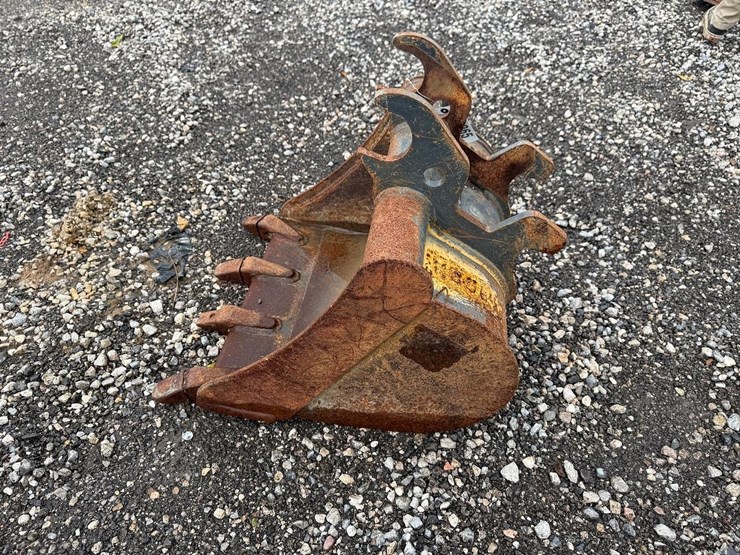 john-deere-24-image-2