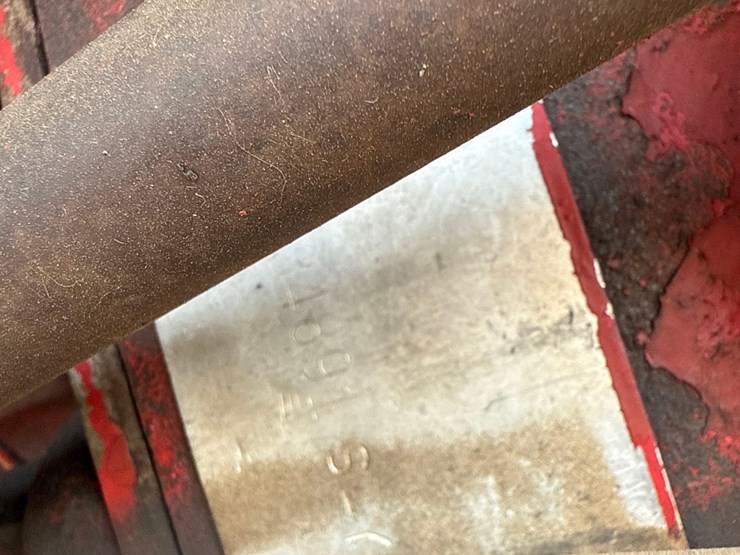 farmall-560-diesel-tractor-image-23