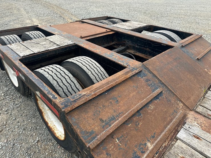 #61385-•-1995-nelson-mfg.-tandem-axle-lowboy-trailer-image-23