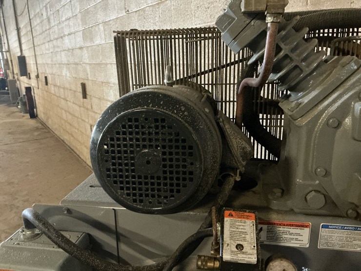 #318-•-ingersoll-rand-t30-2475-5-hp-vertical-air-compressor-image-5
