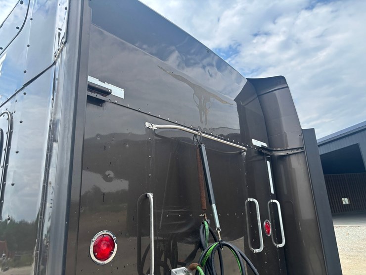 2012-kenworth-w900-image-19