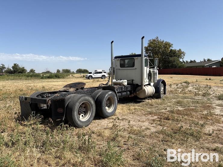 2001-peterbilt-379-image-7