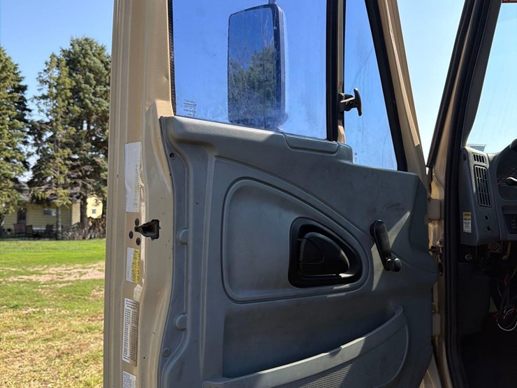 2003-international-durastar-4400-image-35