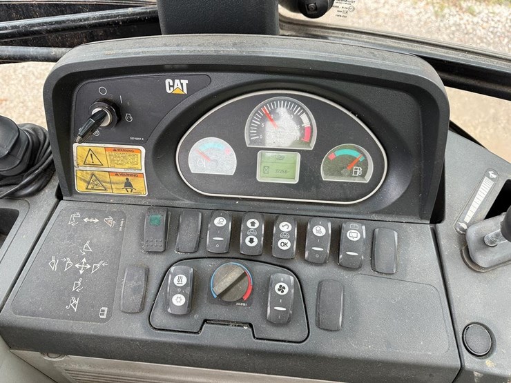 2013-caterpillar-416f-image-24