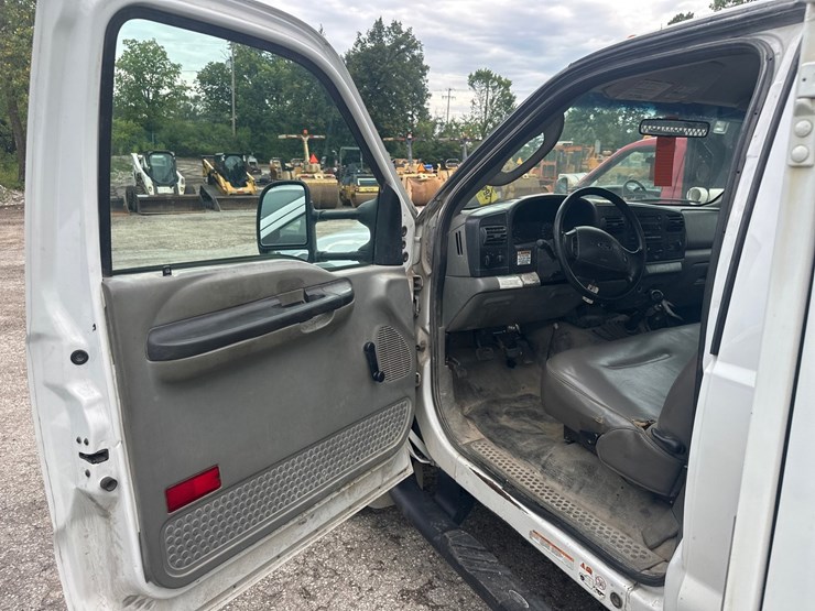 2007-ford-f550-image-31