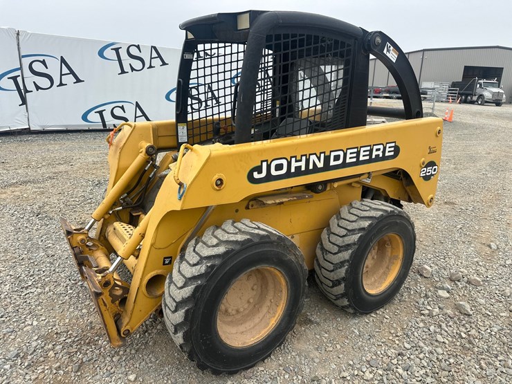 john-deere-250-image-1