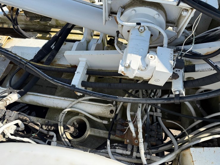 2003-freightliner-fl80-image-66