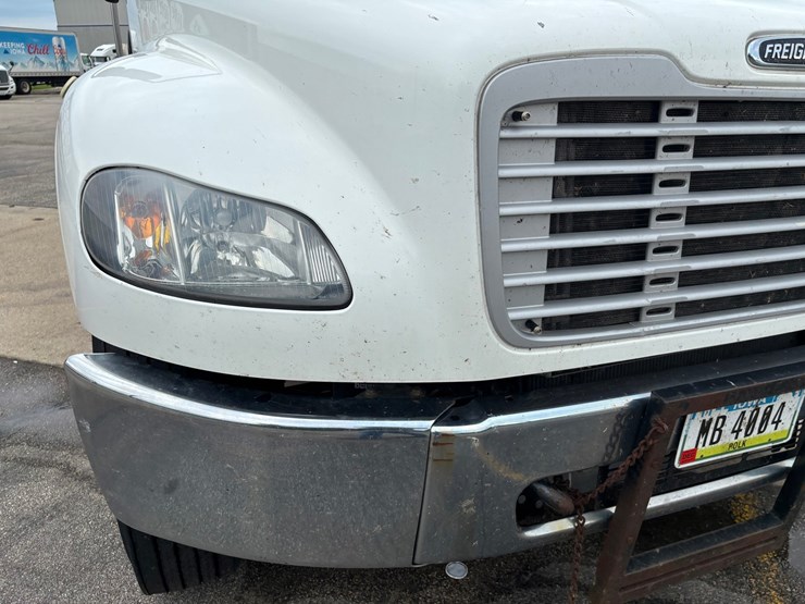#2297-•-2017-freightliner-m2-single-axle-day-cab-truck-tractor-image-20