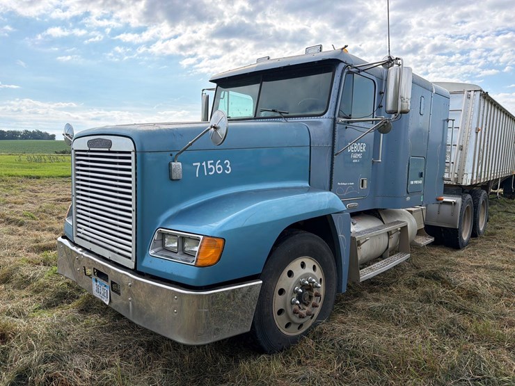 2000-freightliner-fld120-image-3