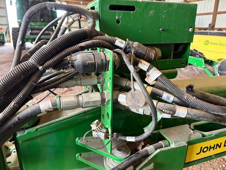 john-deere-1775-image-12