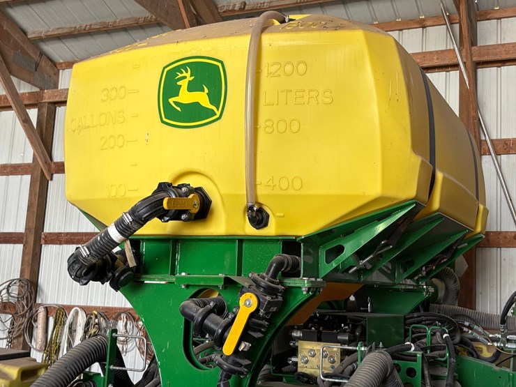 john-deere-1775-image-54