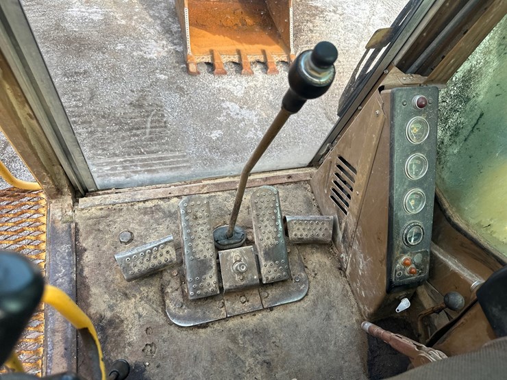 caterpillar-225d-lc-image-41