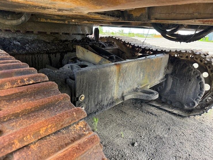 caterpillar-235b-image-49