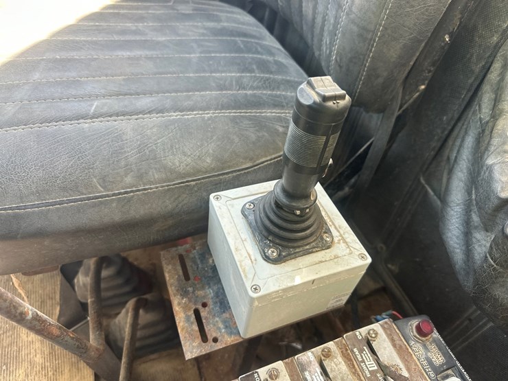 mack-dm685s-image-35
