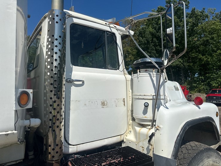mack-dm685s-image-21